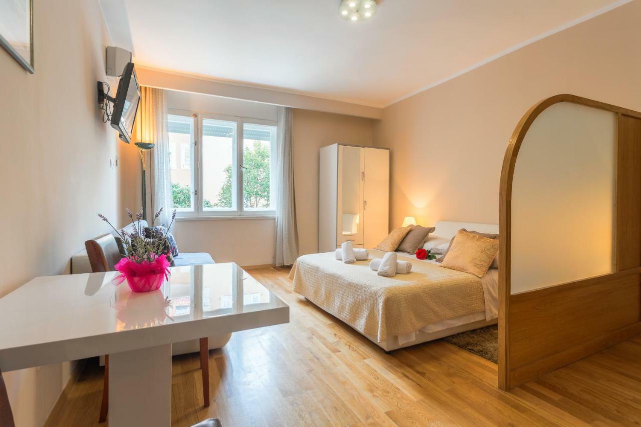 Golden Split Rooms Exterior foto